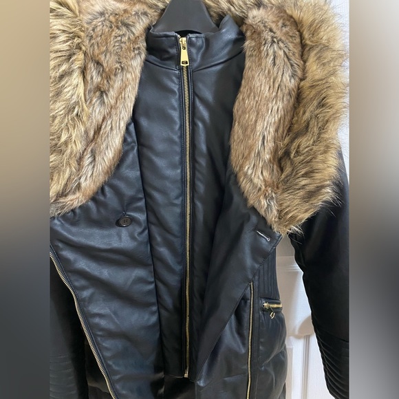 Revamped leather parka - Picture 3 of 7